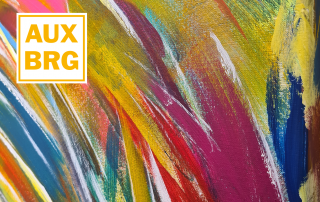 AUXBRG Logo mit farbigem Hintergrund